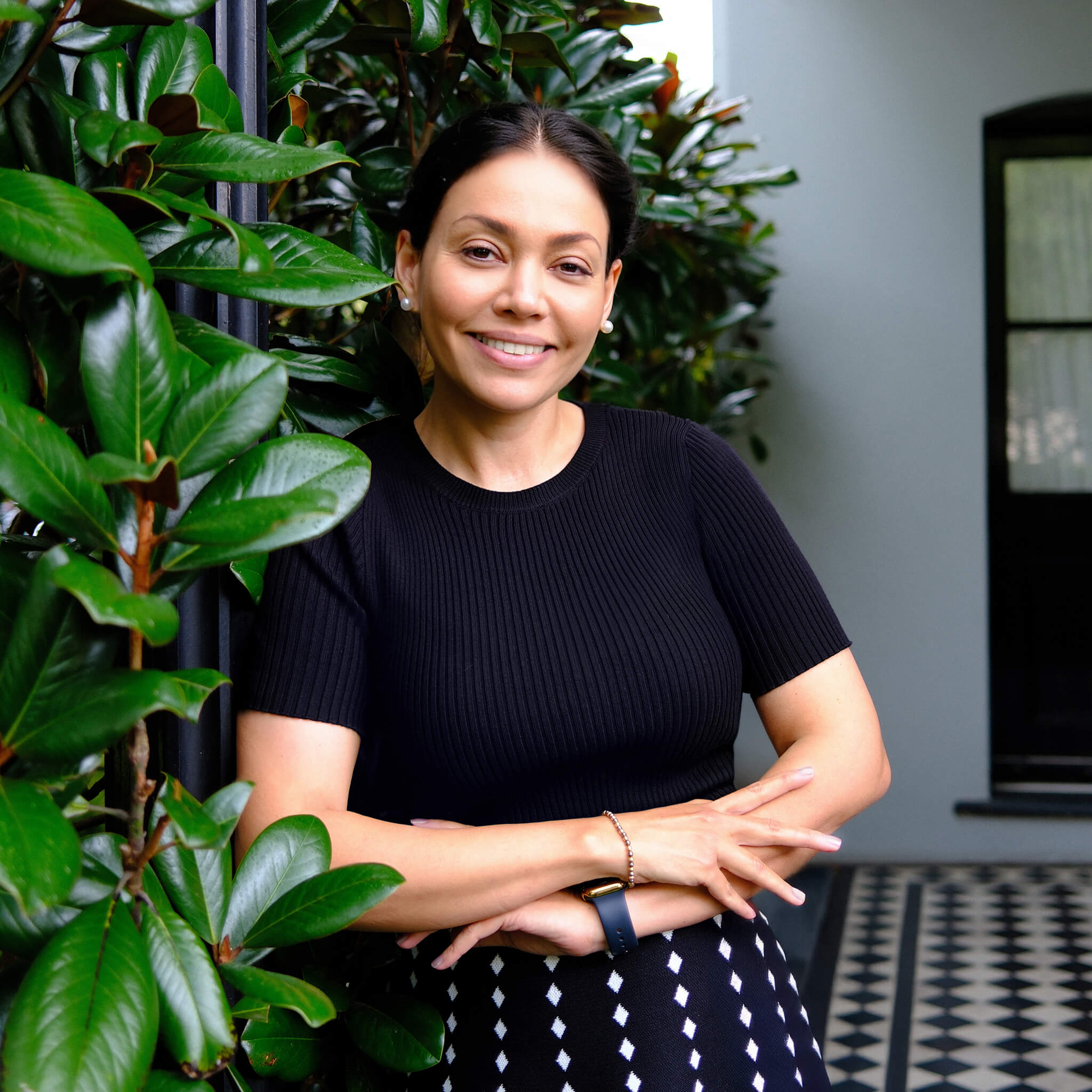 An Aesthetic Doctor in Sydney, Mosman consulting his patient about injectables and aesthetic medicine